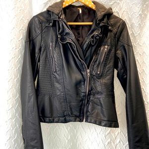 Black faux leather hooded jacket in good condition ❤️